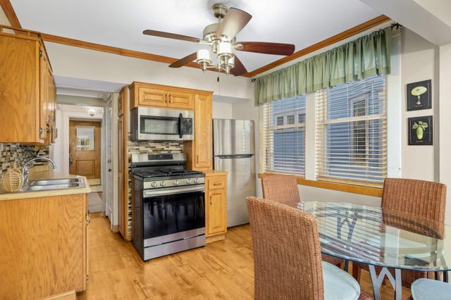 1069 Laurel Avenue, Saint Paul, MN 55104