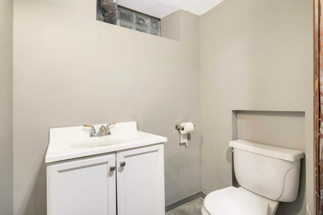 1069 Laurel Avenue, Saint Paul, MN 55104