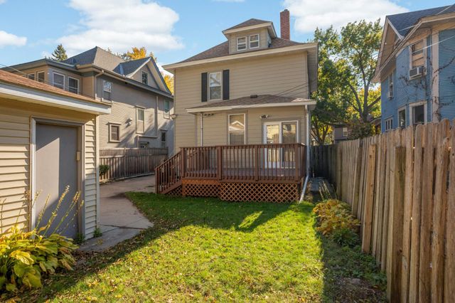 1069 Laurel Avenue, Saint Paul, MN 55104