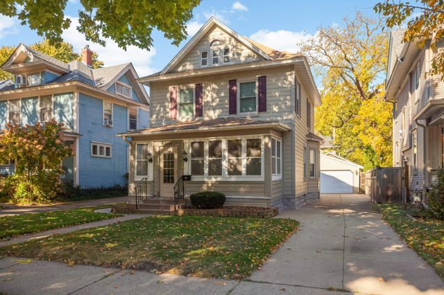 1069 Laurel Avenue, Saint Paul, MN 55104