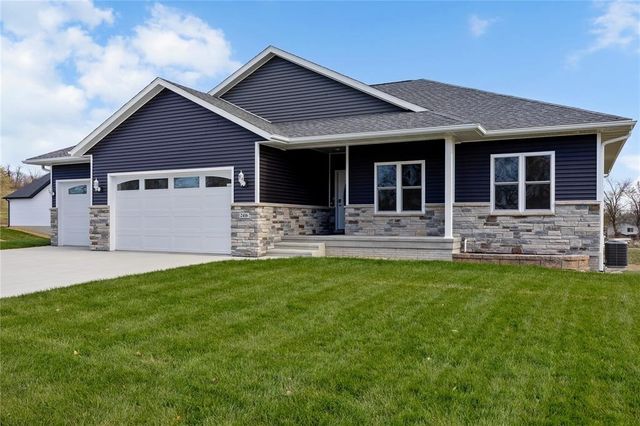 2416 Kestrel Drive SE, Cedar Rapids, IA 52403