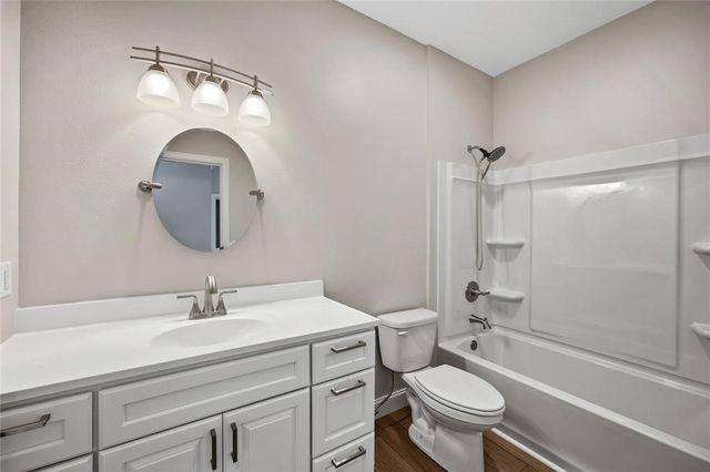 2416 Kestrel Drive SE, Cedar Rapids, IA 52403