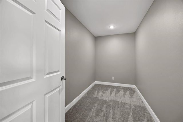 2416 Kestrel Drive SE, Cedar Rapids, IA 52403