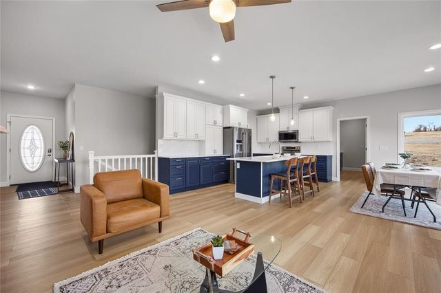 2416 Kestrel Drive SE, Cedar Rapids, IA 52403