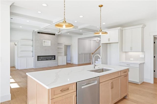 1336 Maple Chase Lane, Winston-salem, NC 27106