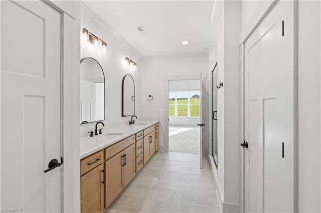 1336 Maple Chase Lane, Winston-salem, NC 27106