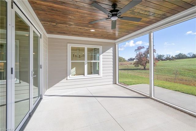 1336 Maple Chase Lane, Winston-salem, NC 27106