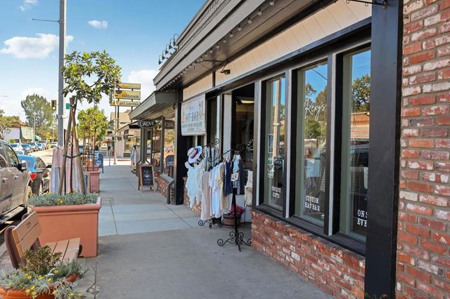 974 Via Hillview, Fallbrook, CA 92028