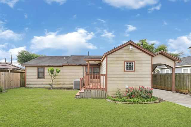 6907 Waxahachie Street, Houston, TX 77020