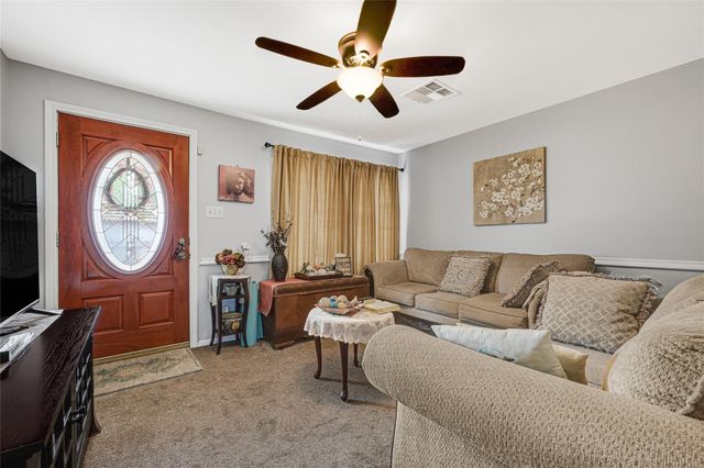 6907 Waxahachie Street, Houston, TX 77020