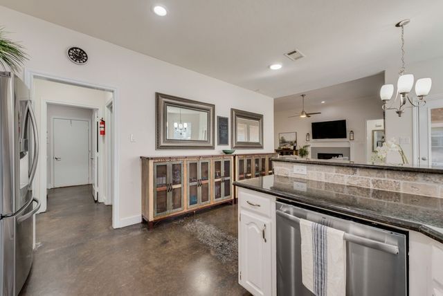 701 Crested Butte Trail, Flower Mound, TX 75028