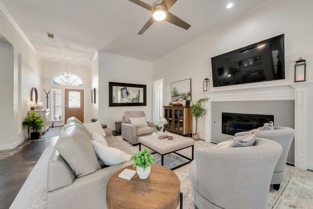 701 Crested Butte Trail, Flower Mound, TX 75028