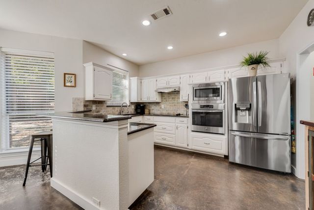 701 Crested Butte Trail, Flower Mound, TX 75028
