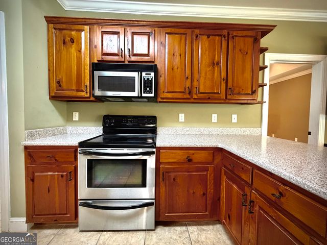 110 Holly Lakes Drive, Dublin, GA 31021