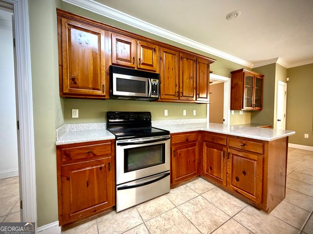 110 Holly Lakes Drive, Dublin, GA 31021