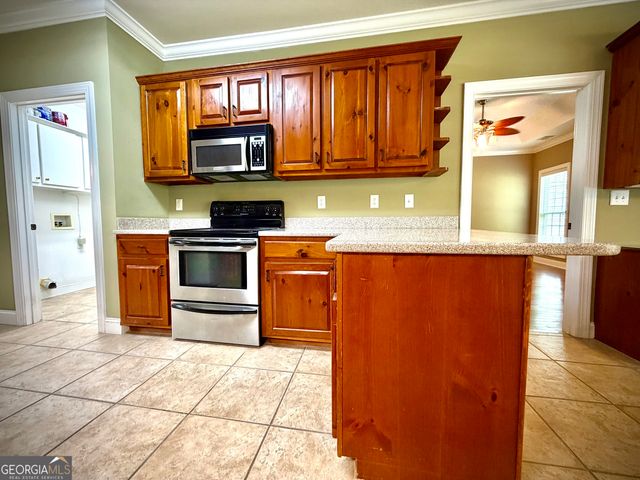 110 Holly Lakes Drive, Dublin, GA 31021