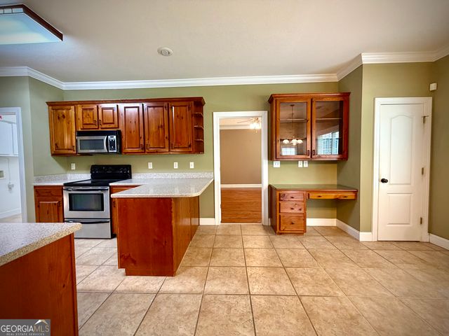 110 Holly Lakes Drive, Dublin, GA 31021
