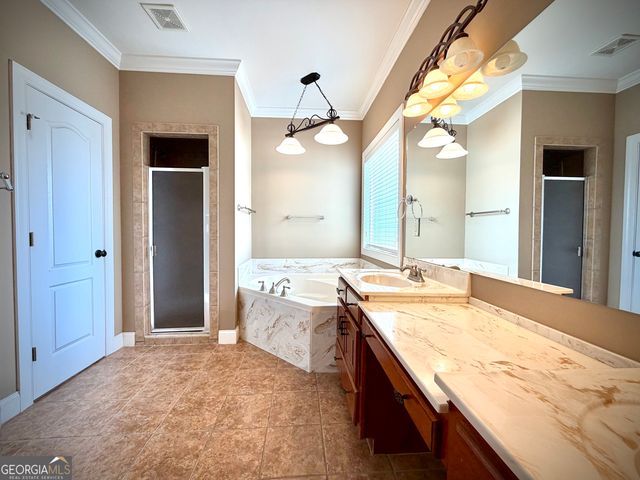 110 Holly Lakes Drive, Dublin, GA 31021