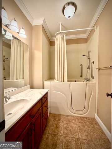 110 Holly Lakes Drive, Dublin, GA 31021
