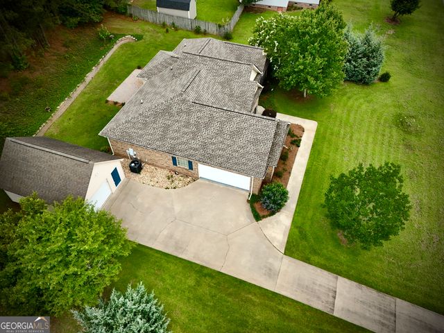 110 Holly Lakes Drive, Dublin, GA 31021