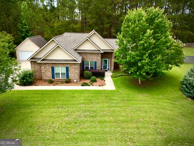 110 Holly Lakes Drive, Dublin, GA 31021