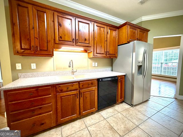 110 Holly Lakes Drive, Dublin, GA 31021