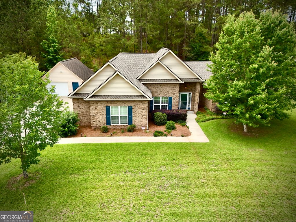 110 Holly Lakes Drive, Dublin, GA 31021