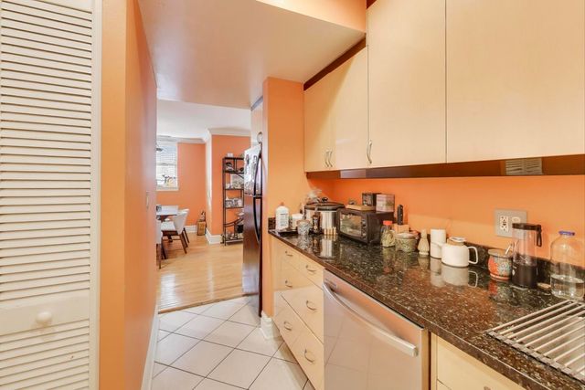 2135 N Kedzie Boulevard G, Chicago, IL 60647