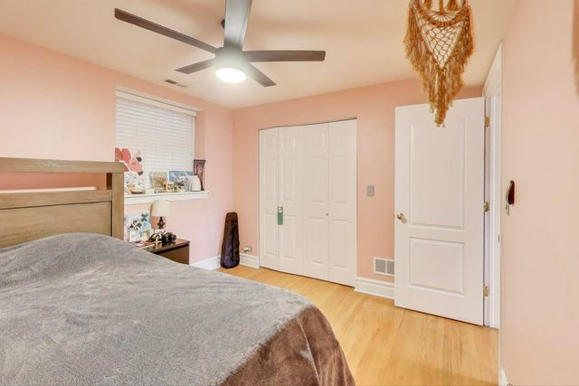 2135 N Kedzie Boulevard G, Chicago, IL 60647