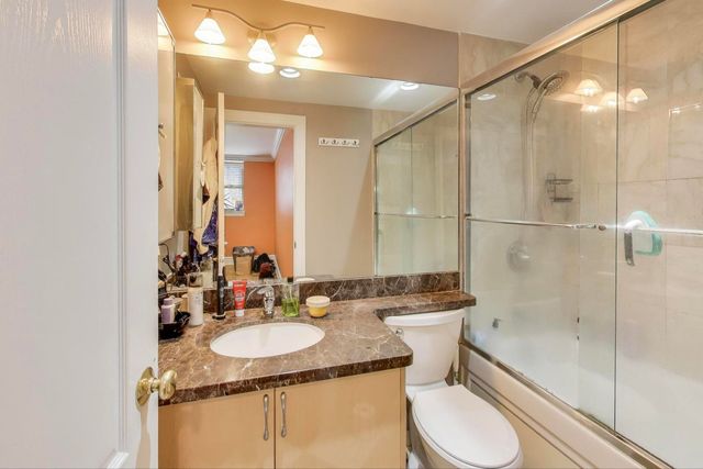 2135 N Kedzie Boulevard G, Chicago, IL 60647