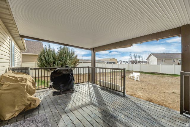 4313 N SADDLE HORN DR, Eagle Mountain, UT 84005