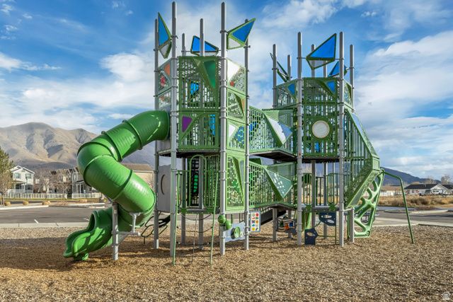 4313 N SADDLE HORN DR, Eagle Mountain, UT 84005