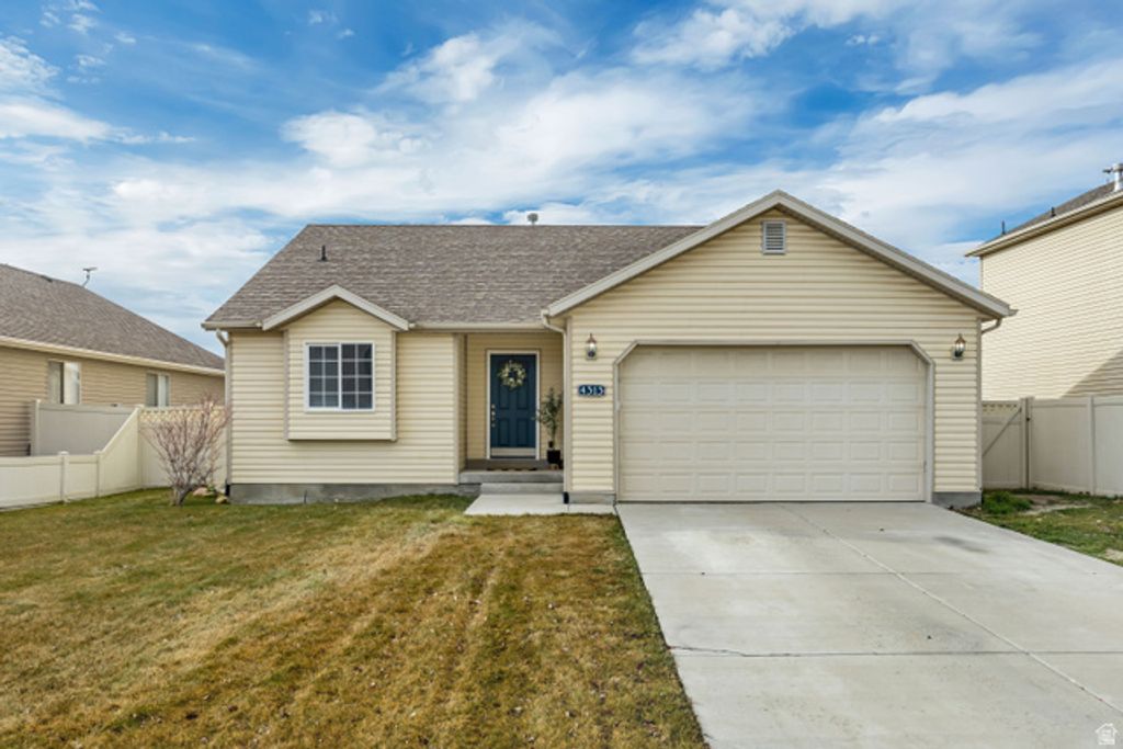 4313 N SADDLE HORN DR, Eagle Mountain, UT 84005