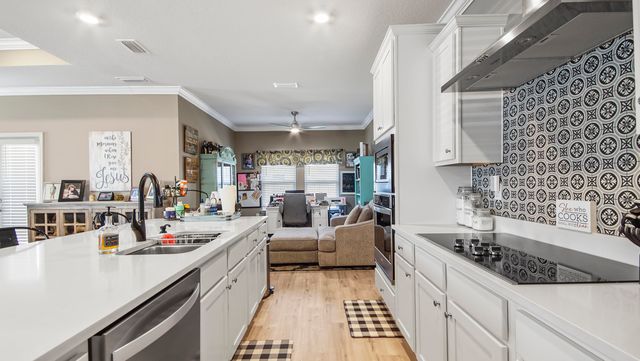 15 Hammock Circle, Freeport, FL 32439