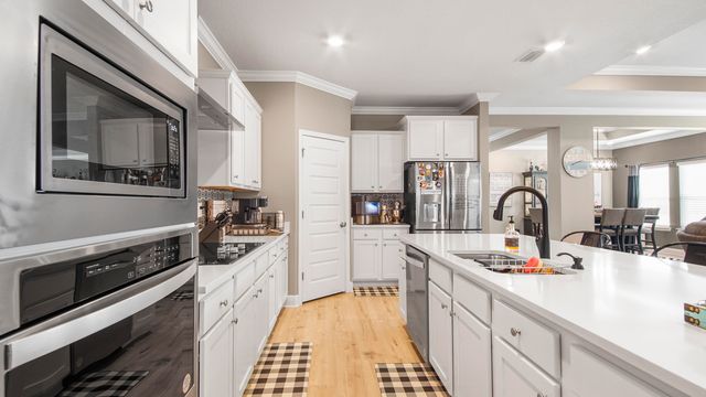 15 Hammock Circle, Freeport, FL 32439