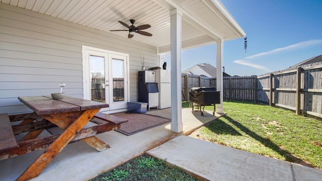 15 Hammock Circle, Freeport, FL 32439