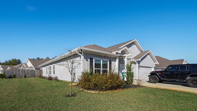 15 Hammock Circle, Freeport, FL 32439
