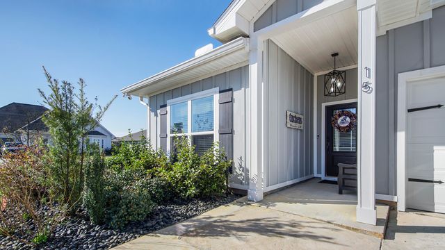 15 Hammock Circle, Freeport, FL 32439