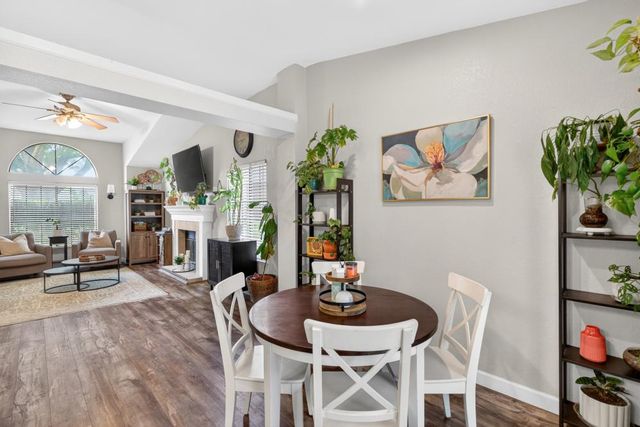9332 Mapleview Way, Elk Grove, CA 95758