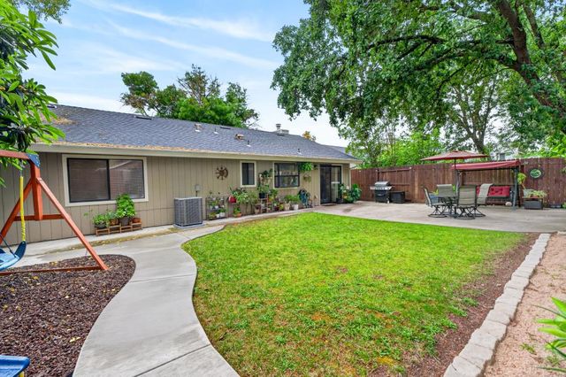 9332 Mapleview Way, Elk Grove, CA 95758