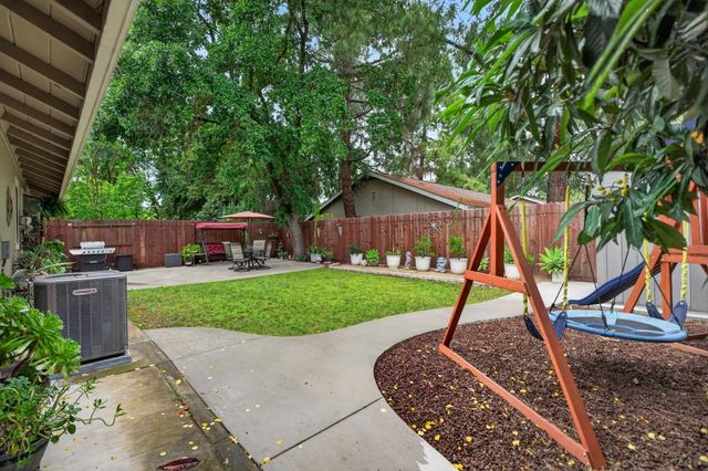 9332 Mapleview Way, Elk Grove, CA 95758