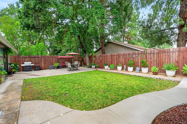 9332 Mapleview Way, Elk Grove, CA 95758