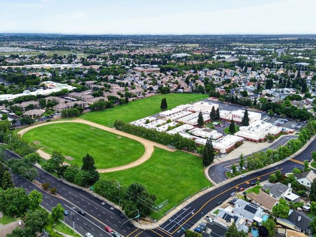 9332 Mapleview Way, Elk Grove, CA 95758
