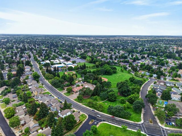 9332 Mapleview Way, Elk Grove, CA 95758