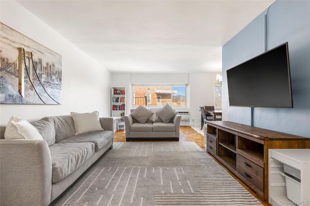 45 E Hartsdale Avenue 6L, Hartsdale, NY 10530