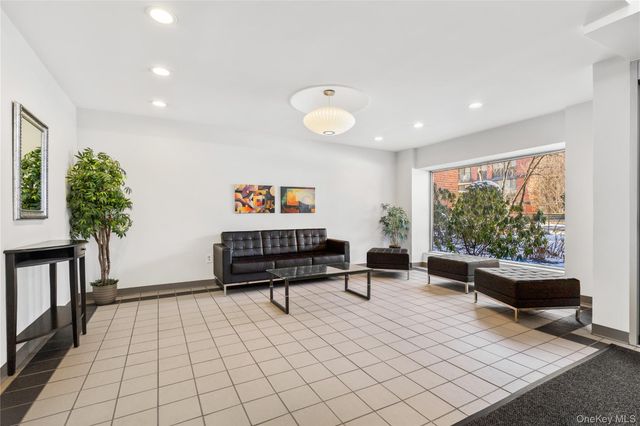 45 E Hartsdale Avenue 6L, Hartsdale, NY 10530
