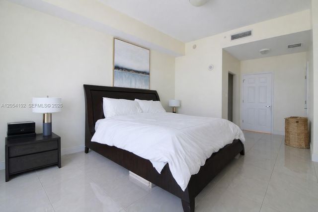 140 S Dixie Hwy 1019, Hollywood, FL 33020