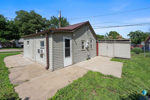 1520 N Highland Ave Avenue, Sioux Falls, SD 57103