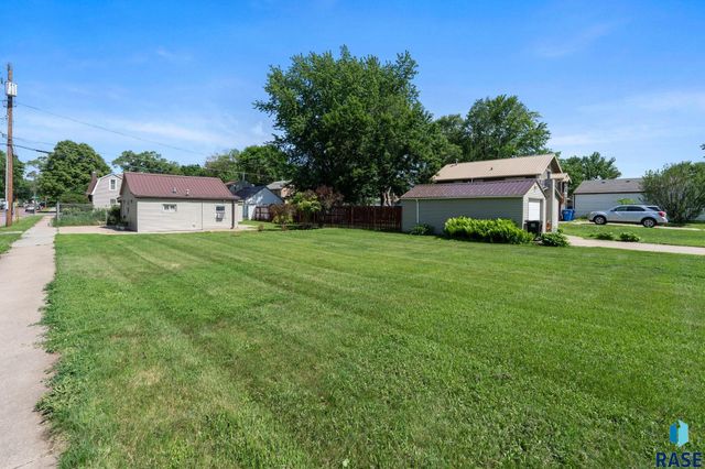 1520 N Highland Ave Avenue, Sioux Falls, SD 57103