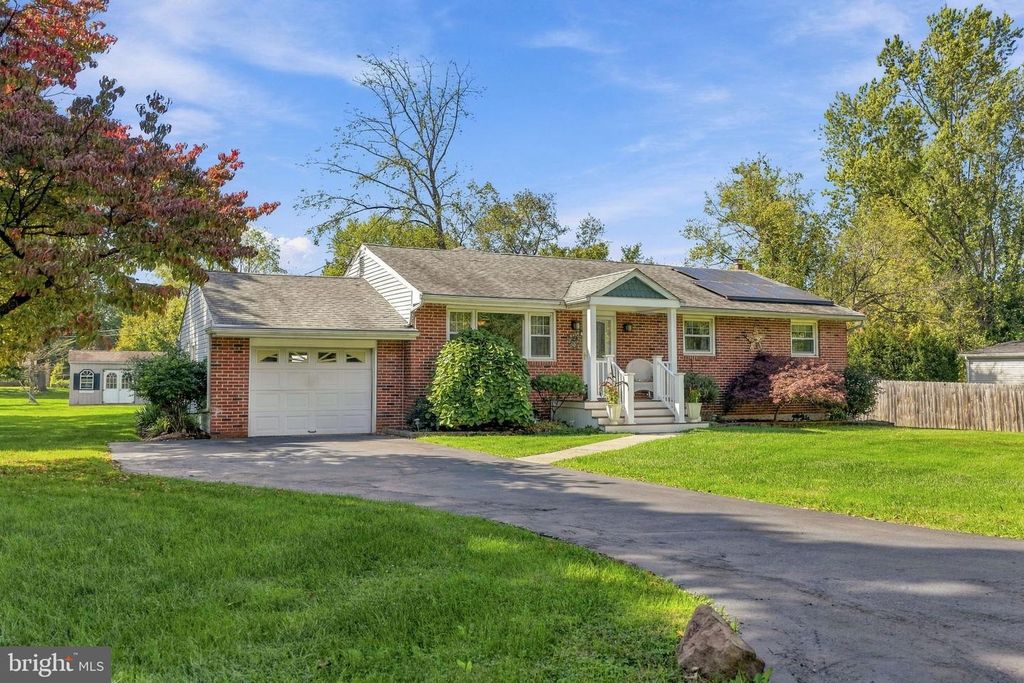92 EVERGREEN DR, DOYLESTOWN, PA 18901 — photo 4